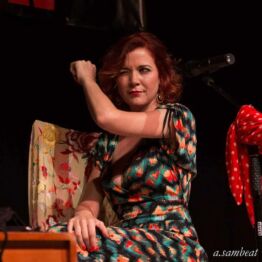 maria sambeat - reina roja maria sambeat - reina roja